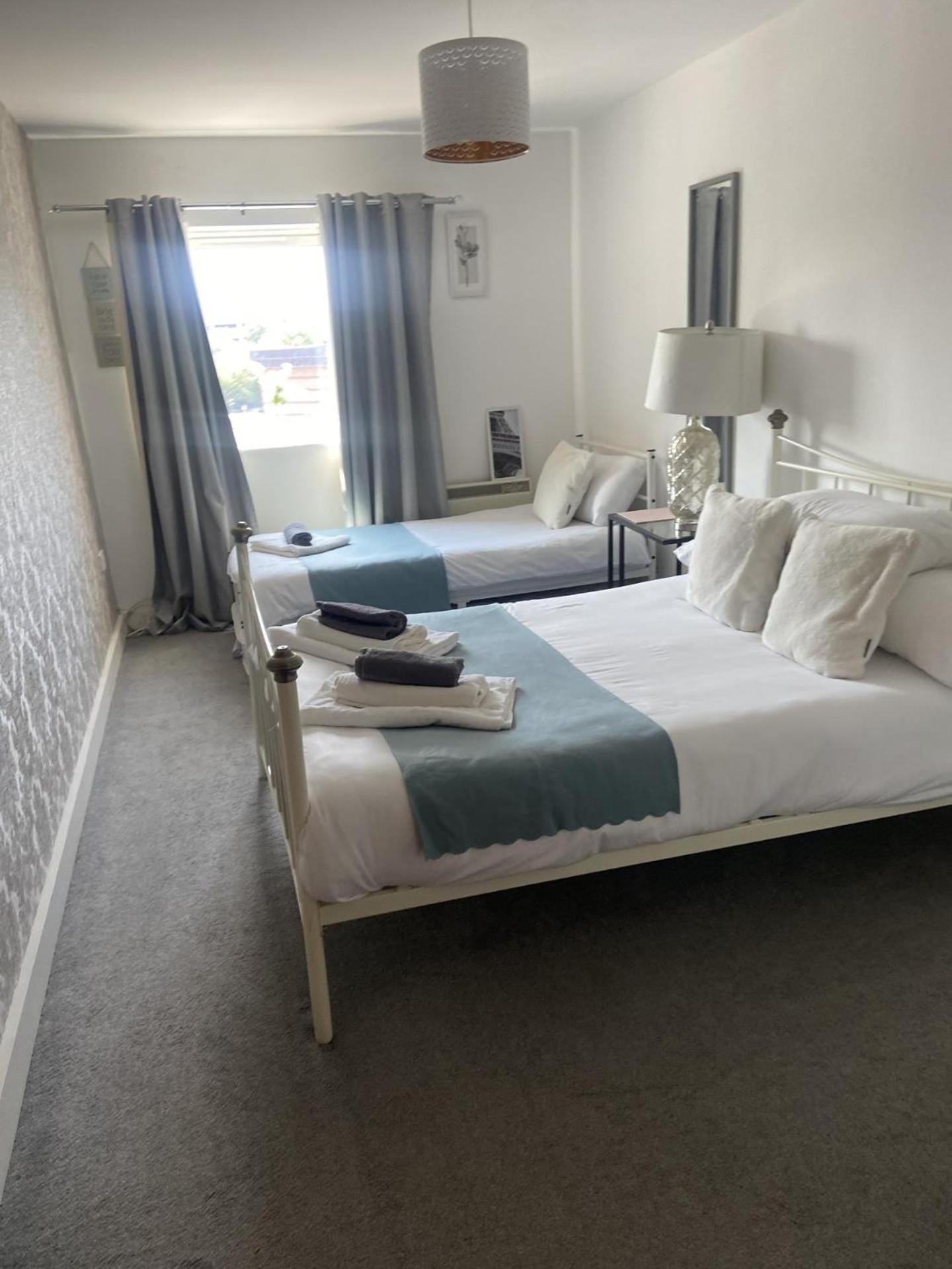2 Bedroom Near Ocean Village Marina Port Apartment Southampton Exterior foto
